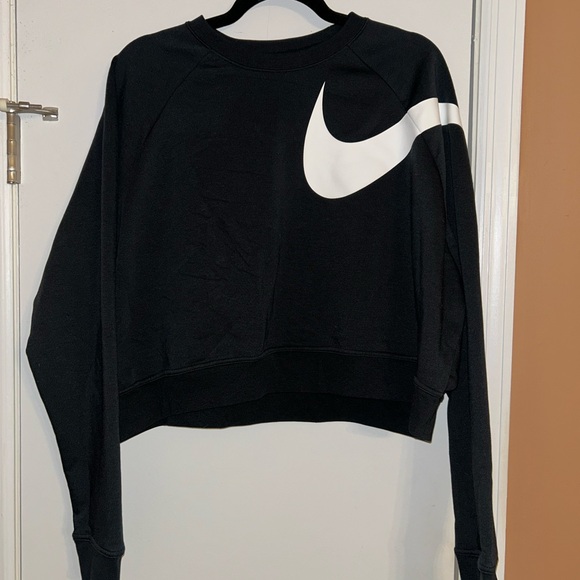 Nike Women's Black Cropped Sweatshirt - Picture 1 of 3